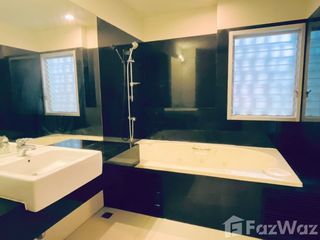 For sale 3 ベッドルーム townhouse in Khan Na Yao, Bangkok