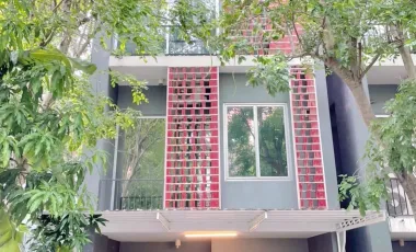 For sale 3 bedrooms townhouse in Khan Na Yao, Bangkok