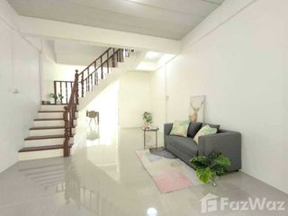Casa adosada en venta de 3 habitaciones en Sai Mai, Bangkok