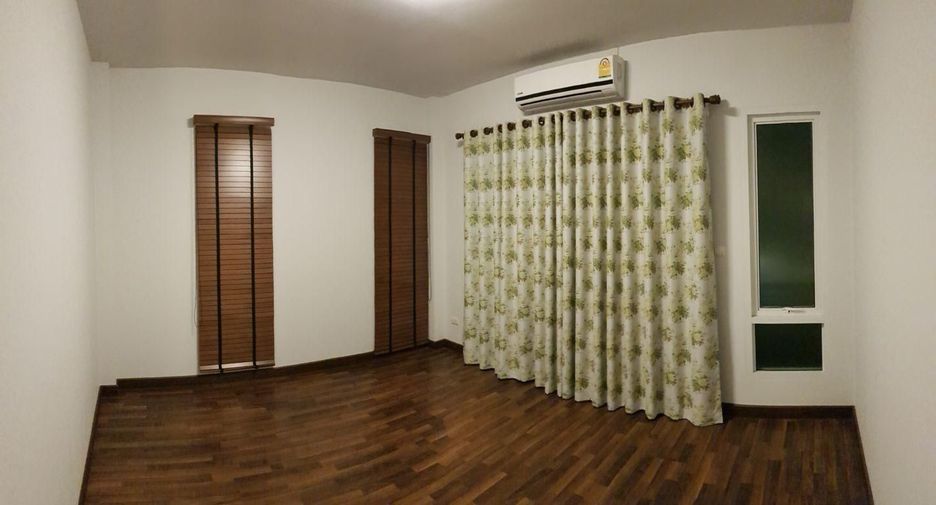 For sale 3 bedrooms house in Khan Na Yao, Bangkok
