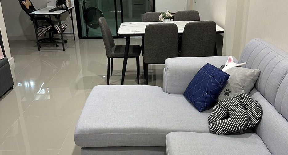 For sale 3 bedrooms townhouse in Wang Thonglang, Bangkok