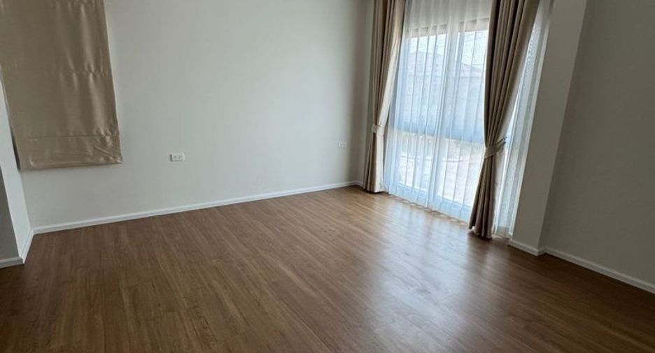 For rent 4 bedrooms house in Mueang Samut Sakhon, Samut Sakhon