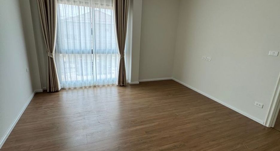 Casa en alquiler de 4 habitaciones en Mueang Samut Sakhon, Samut Sakhon