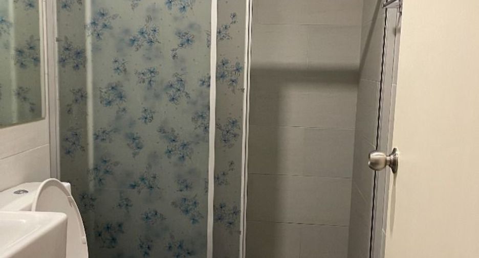 For sale 1 bed condo in Si Racha, Chonburi
