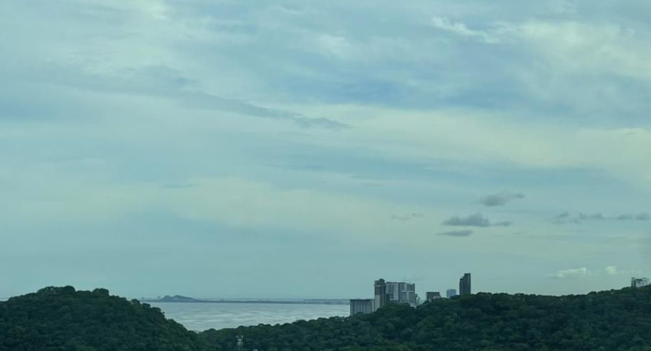 For sale 1 bed condo in Si Racha, Chonburi
