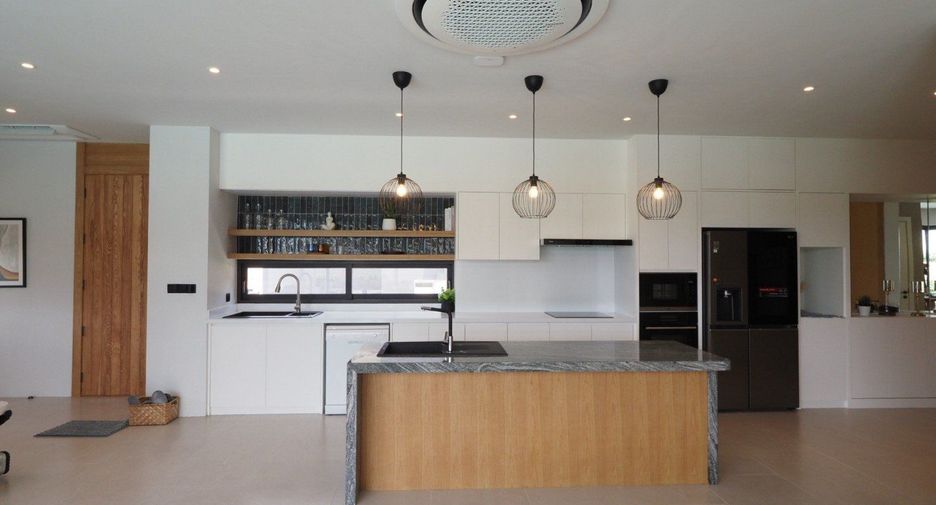 Villa en venta de 4 habitaciones en Bang Lamung, Chonburi