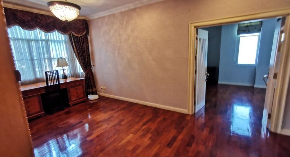 For sale 3 bedrooms house in Prawet, Bangkok