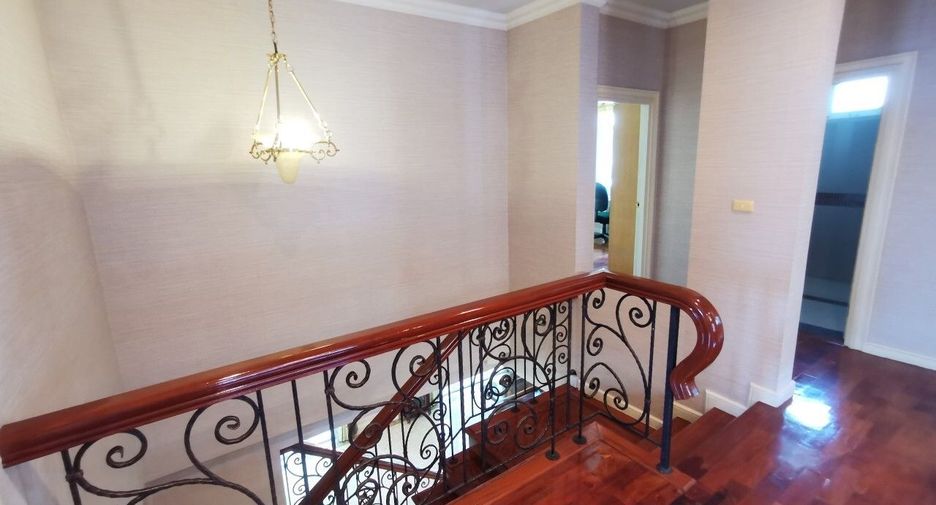 For sale 3 bedrooms house in Prawet, Bangkok
