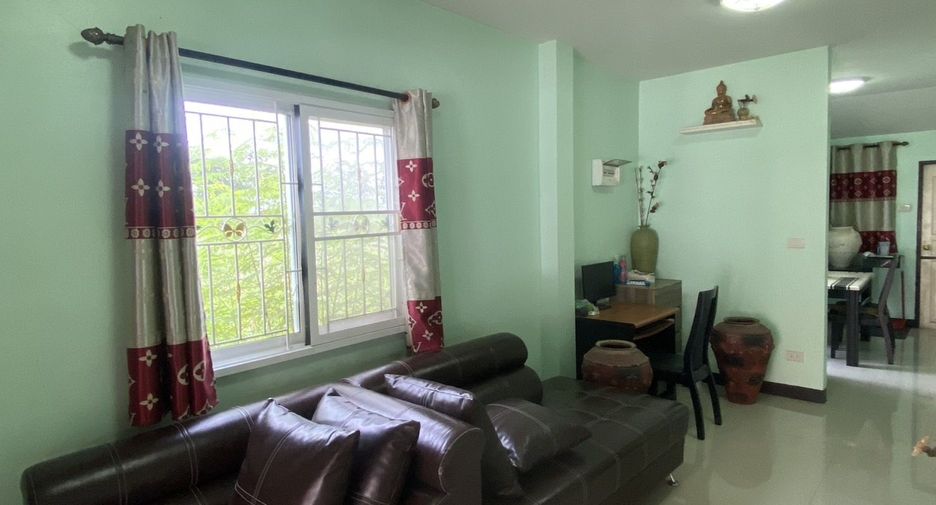 Casa adosada en venta de 2 habitaciones en Phatthana Nikhom, Lopburi