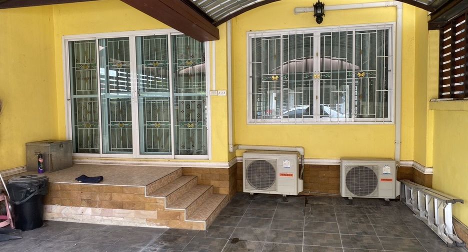 Casa adosada en venta de 2 habitaciones en Phatthana Nikhom, Lopburi