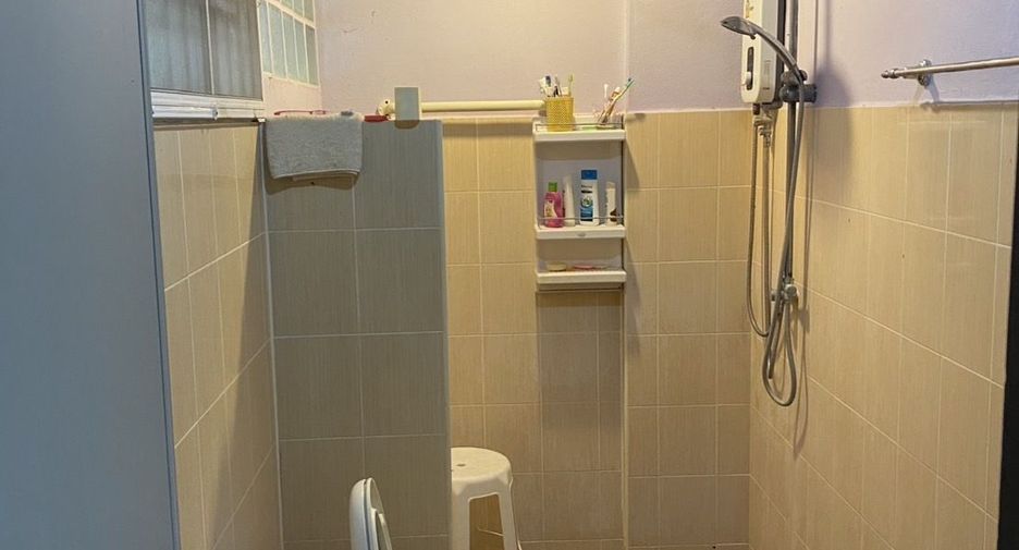 For sale 2 bedrooms townhouse in Phatthana Nikhom, Lopburi