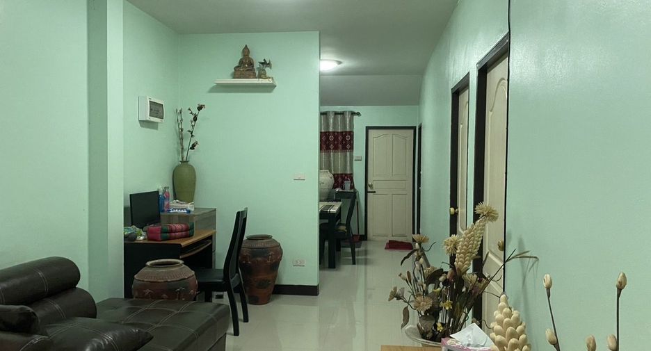 For sale 2 bedrooms townhouse in Phatthana Nikhom, Lopburi