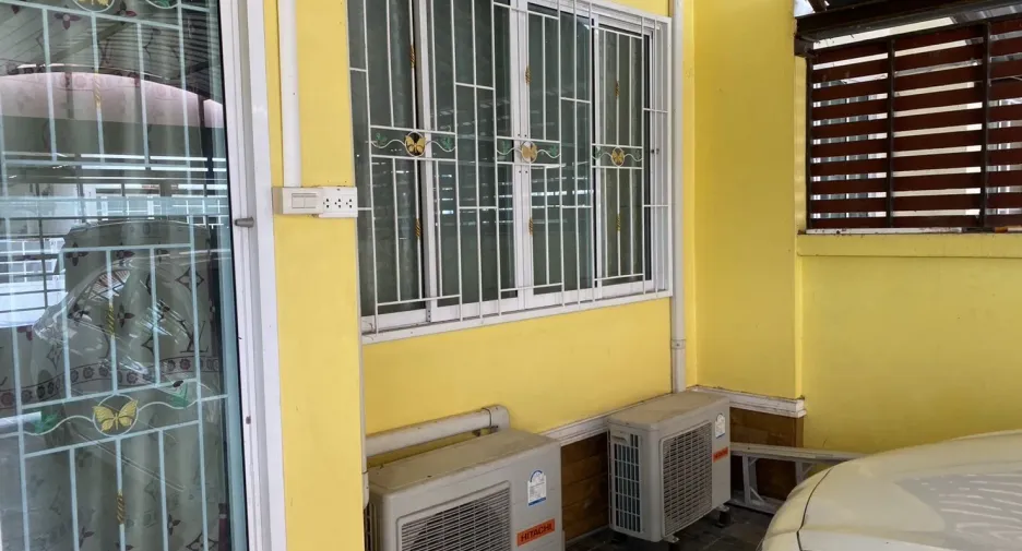For sale 2 bedrooms townhouse in Phatthana Nikhom, Lopburi
