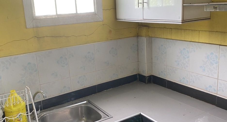 For sale 2 bedrooms townhouse in Phatthana Nikhom, Lopburi