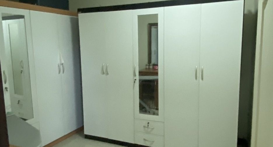 Casa adosada en venta de 2 habitaciones en Phatthana Nikhom, Lopburi