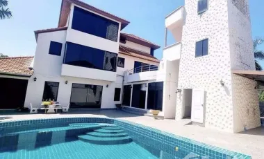 Villa en alquiler de 6 habitaciones en Bang Lamung, Chonburi