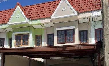 Casa adosada en venta de 2 habitaciones en Lam Luk Ka, Pathum Thani