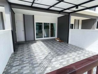 Casa adosada en alquiler de 3 habitaciones en Thalang, Phuket