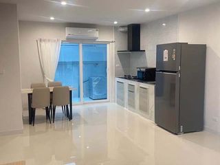 Casa adosada en alquiler de 3 habitaciones en Thalang, Phuket