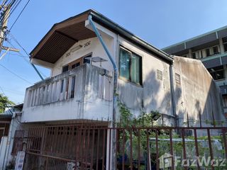 For sale 2 ベッドルーム townhouse in Saphan Sung, Bangkok