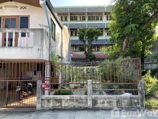 For sale 2 ベッドルーム townhouse in Saphan Sung, Bangkok