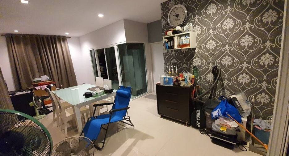For sale 4 bedrooms house in Khlong Sam Wa, Bangkok