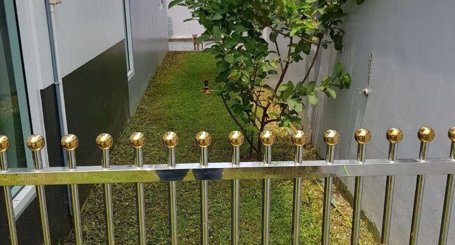 For sale 4 bedrooms house in Khlong Sam Wa, Bangkok