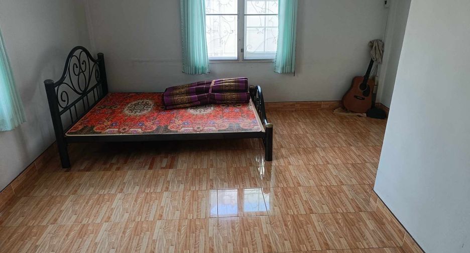 For sale 2 bedrooms townhouse in Mueang Samut Prakan, Samut Prakan