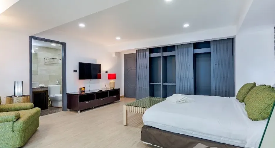 For sale 5 ベッドルーム house in Ban Bueng, Chonburi