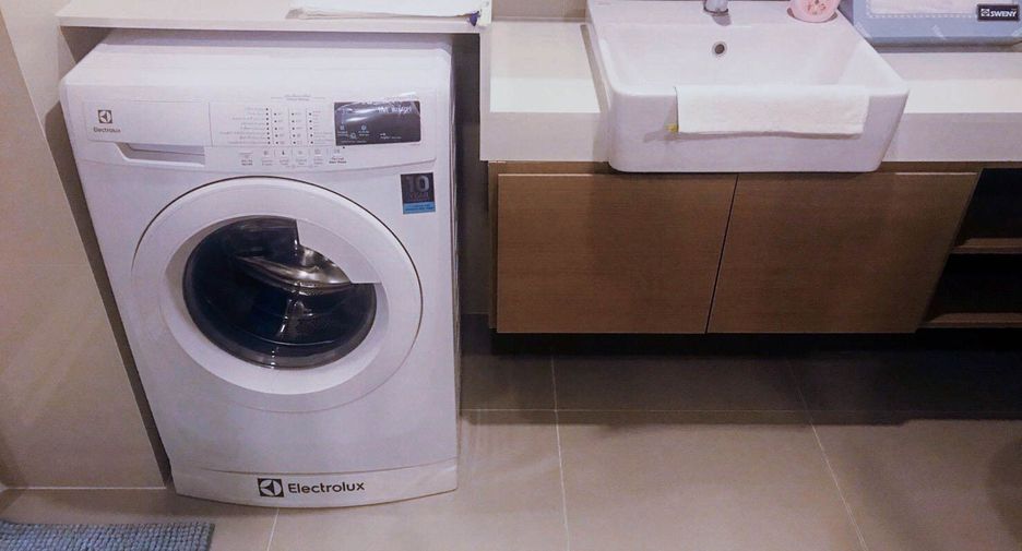 For sale 1 bed condo in Si Racha, Chonburi