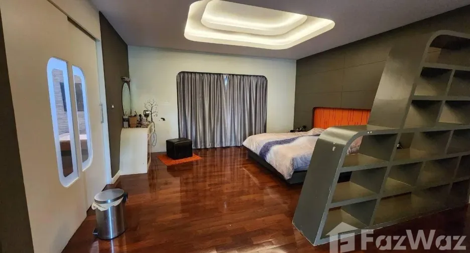 For sale 5 bedrooms house in Bang Khae, Bangkok