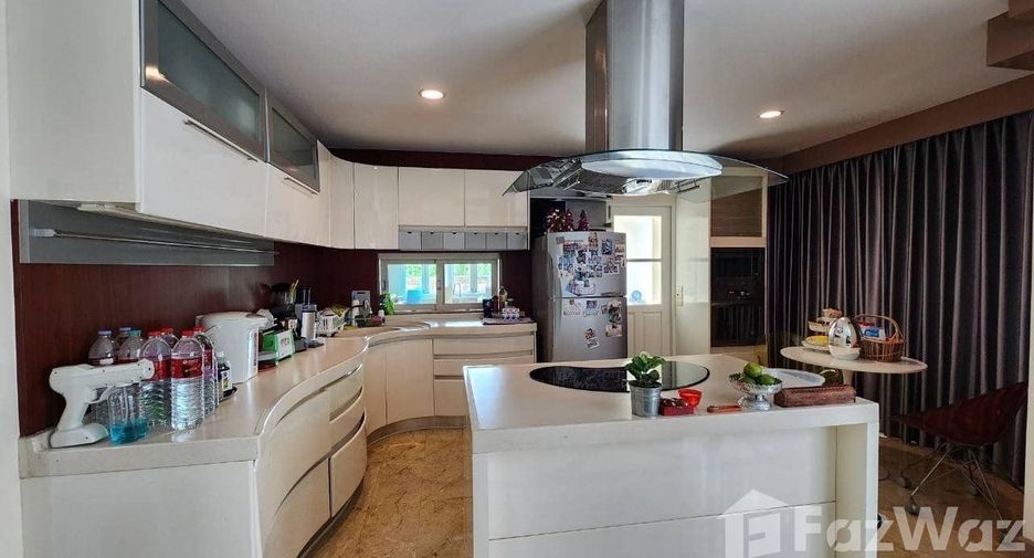 For sale 5 bedrooms house in Bang Khae, Bangkok