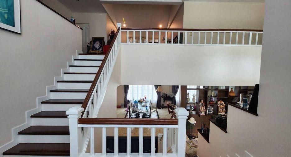 For sale 5 bedrooms house in Bang Khae, Bangkok
