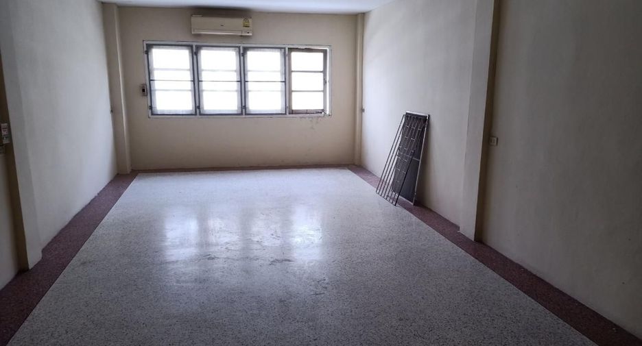 For sale 3 bedrooms townhouse in Bang Bon, Bangkok