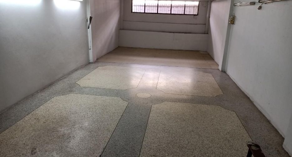 For sale 3 bedrooms townhouse in Bang Bon, Bangkok