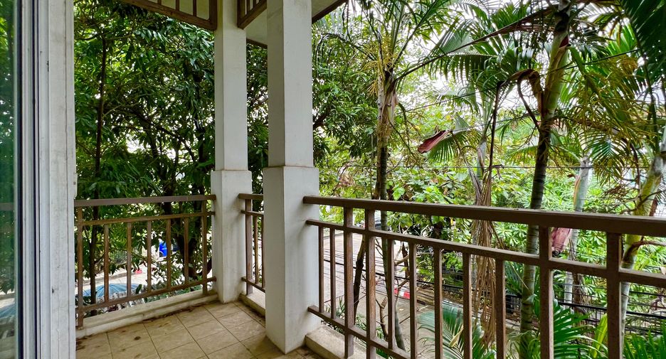 For sale 3 bedrooms house in Khlong Sam Wa, Bangkok