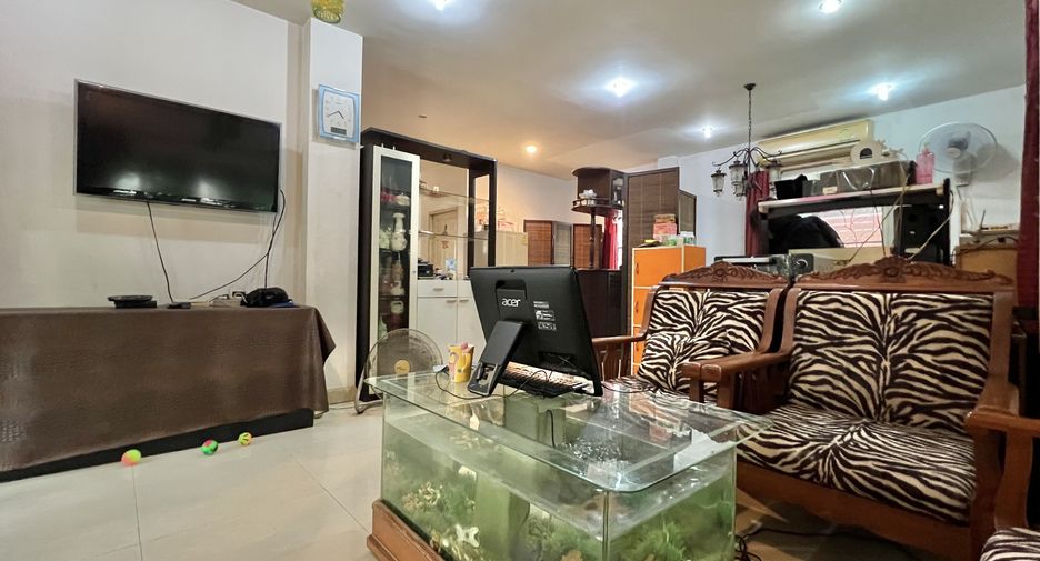 For sale 3 bedrooms house in Khlong Sam Wa, Bangkok