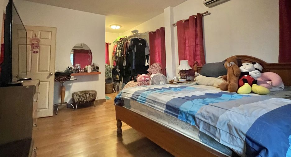 For sale 3 bedrooms house in Khlong Sam Wa, Bangkok