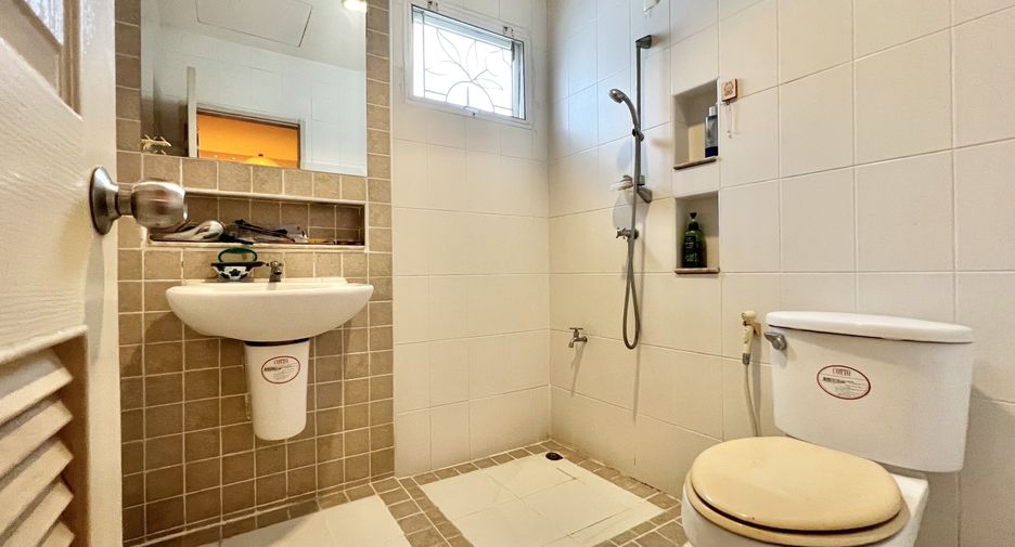 For sale 3 bedrooms house in Khlong Sam Wa, Bangkok