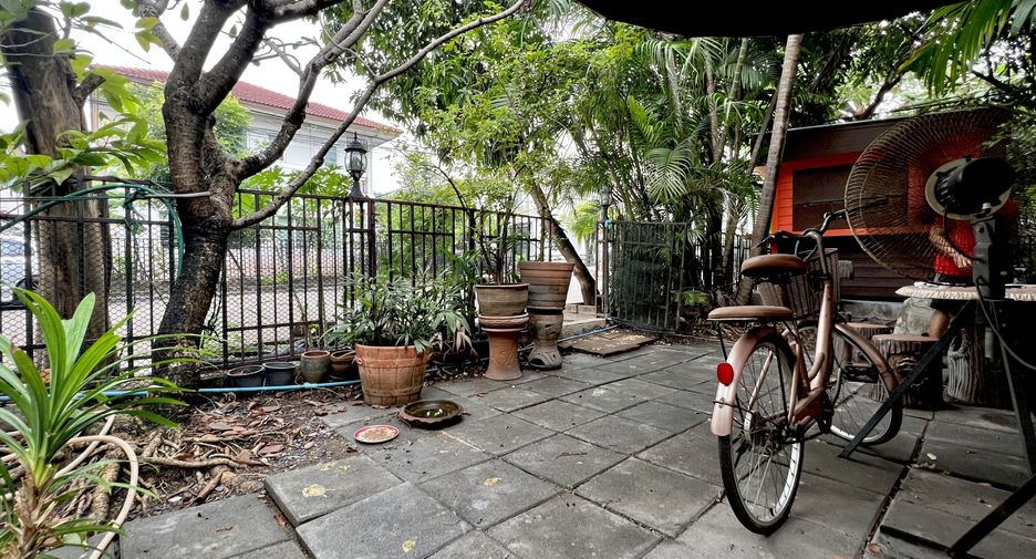 For sale 3 bedrooms house in Khlong Sam Wa, Bangkok