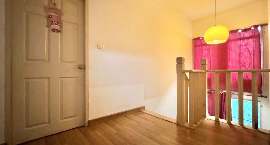 For sale 3 bedrooms house in Khlong Sam Wa, Bangkok