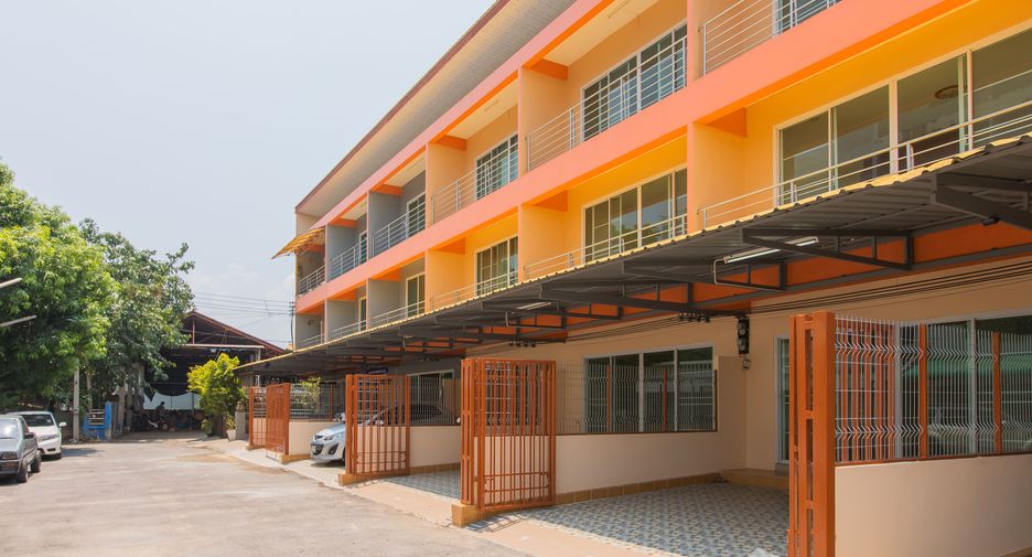 For sale 4 bedrooms townhouse in Mueang Phrae, Phrae