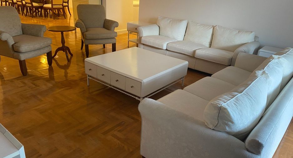 For sale and for rent 4 bedrooms condo in Watthana, Bangkok