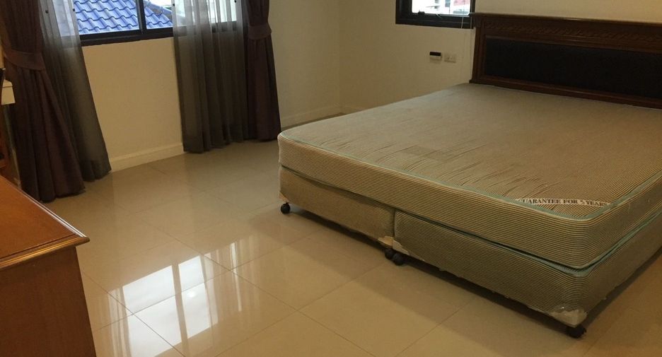 For sale and for rent 4 bedrooms condo in Watthana, Bangkok