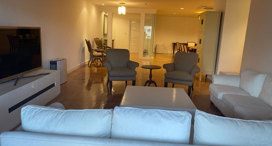 For sale and for rent 4 bedrooms condo in Watthana, Bangkok