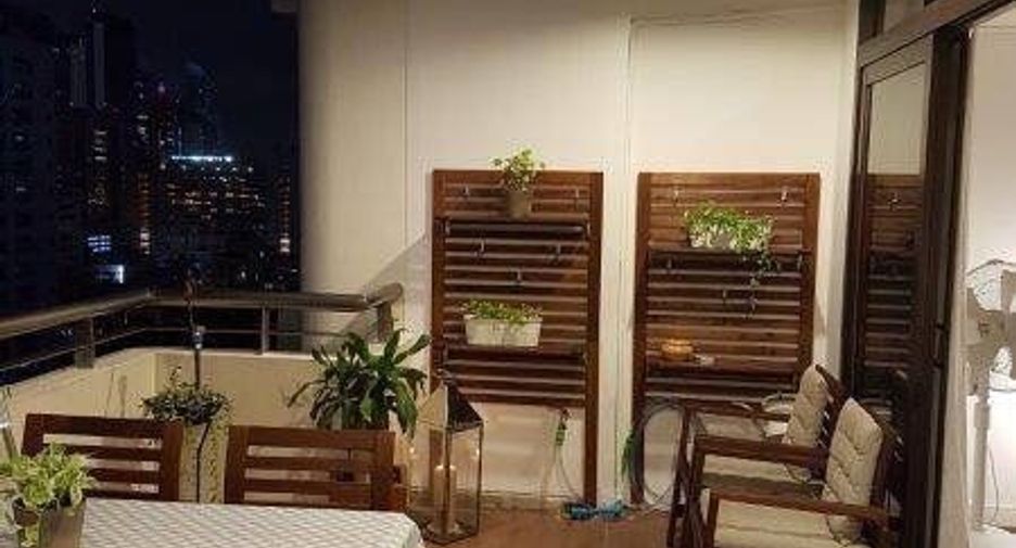 For sale and for rent 4 bedrooms condo in Watthana, Bangkok