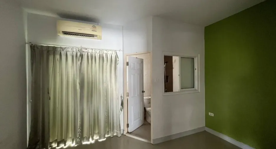 For rent 13 bedrooms retail Space in Thalang, Phuket