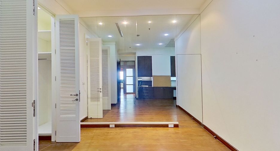 Condo en venta de 3 habitaciones en Watthana, Bangkok