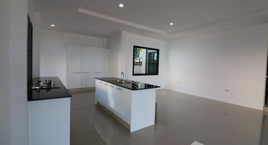 For sale 4 bedrooms house in Mueang Udon Thani, Udon Thani