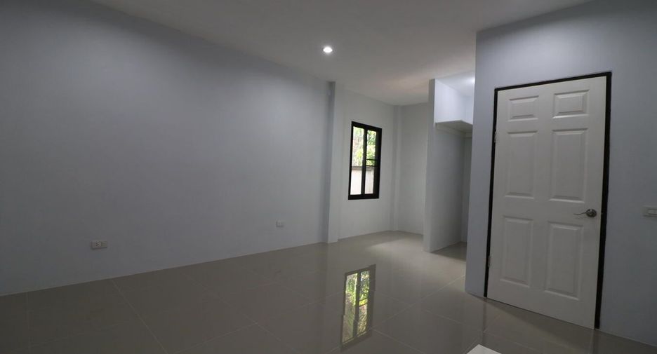 For sale 4 bedrooms house in Mueang Udon Thani, Udon Thani